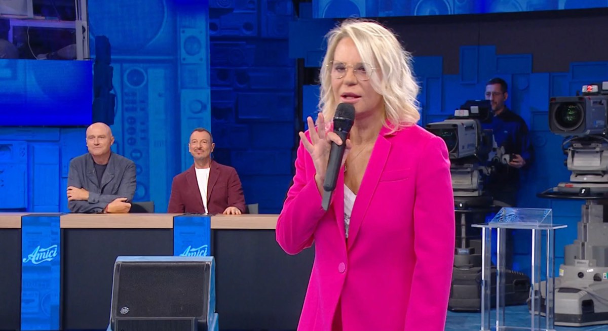 foto amici maria de filippi 18ottobre