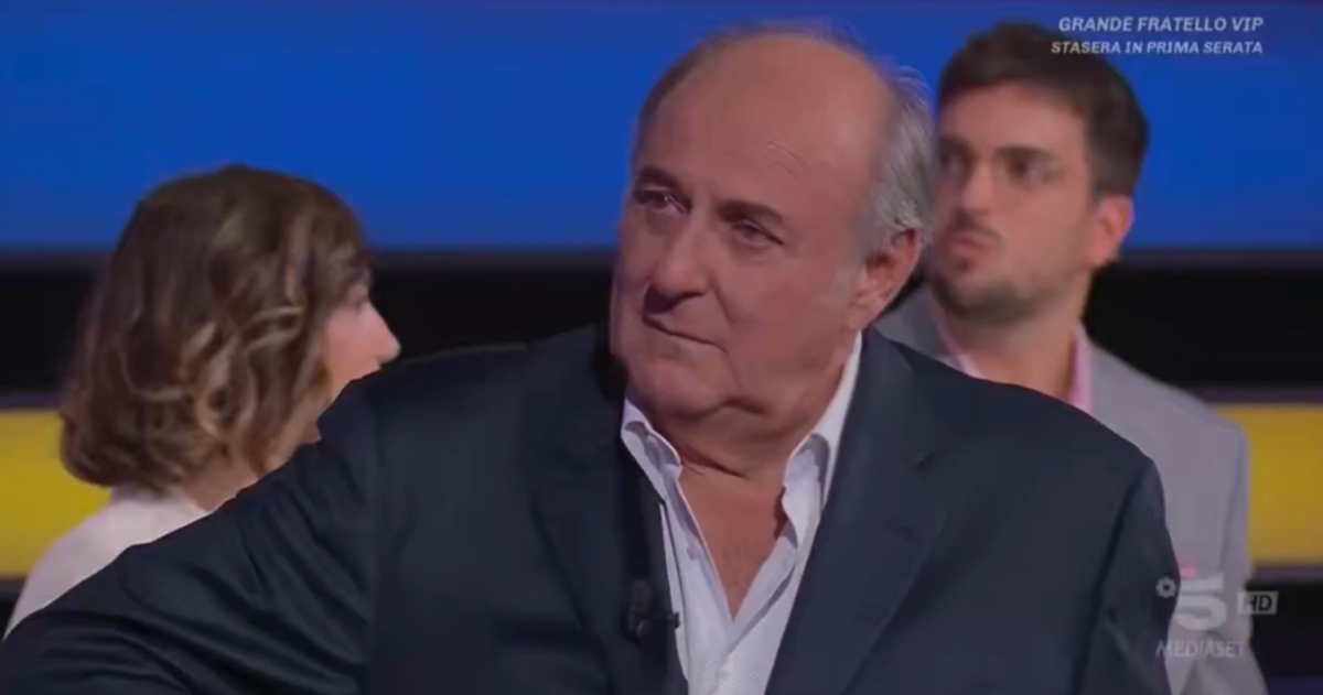 foto gerry scotti commosso la ruota della fortuna