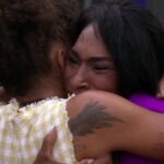GF Vip, Megan Ria riabbraccia la madre Linda e confessa: “Ho sofferto tanto”