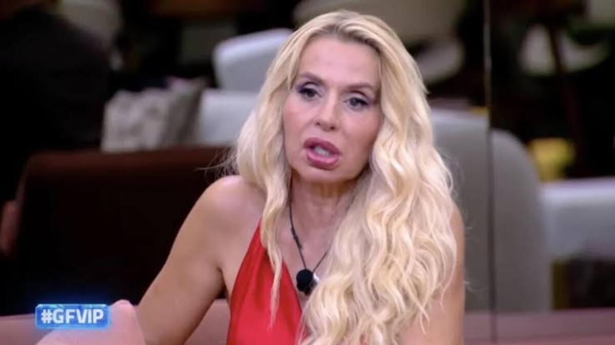 foto valeria marini contro guendalina tavassi gfvip